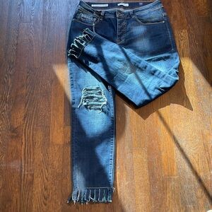 Yes Zee Ladies 31” Cropped Fringed Slim Fit Distressed Blue Jeans Button Closure
